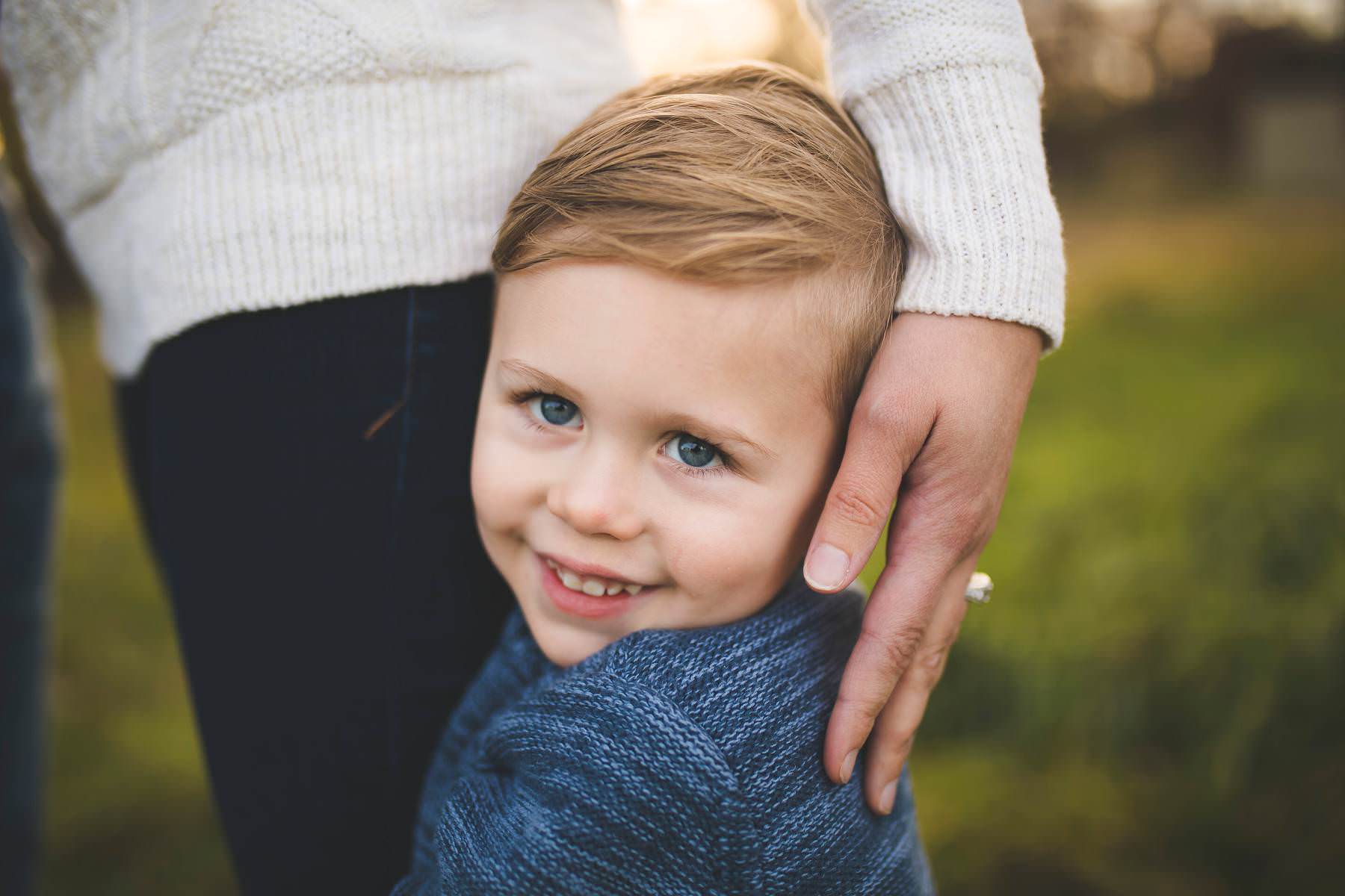 young family lifestyle portrait session fall in minnesota katie jeanne