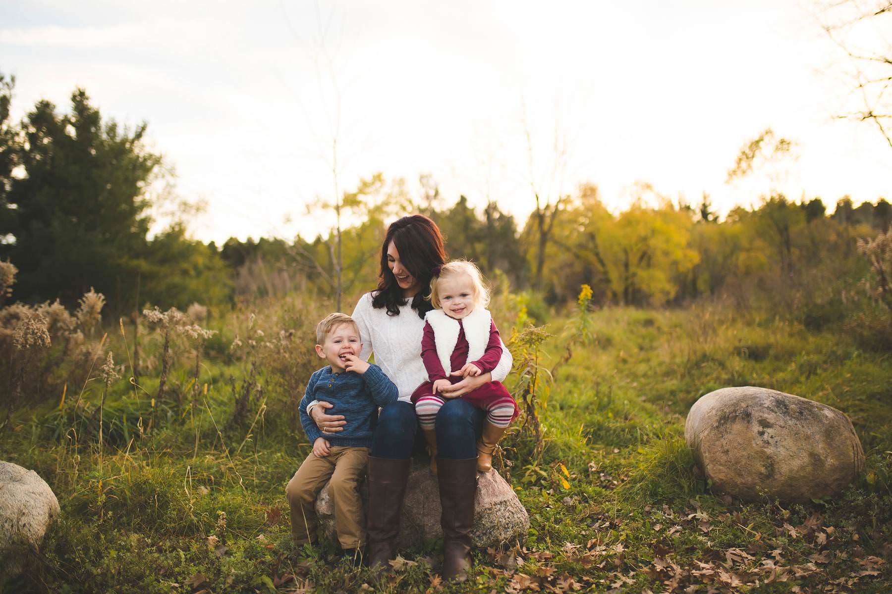 young family lifestyle portrait session fall in minnesota katie jeanne