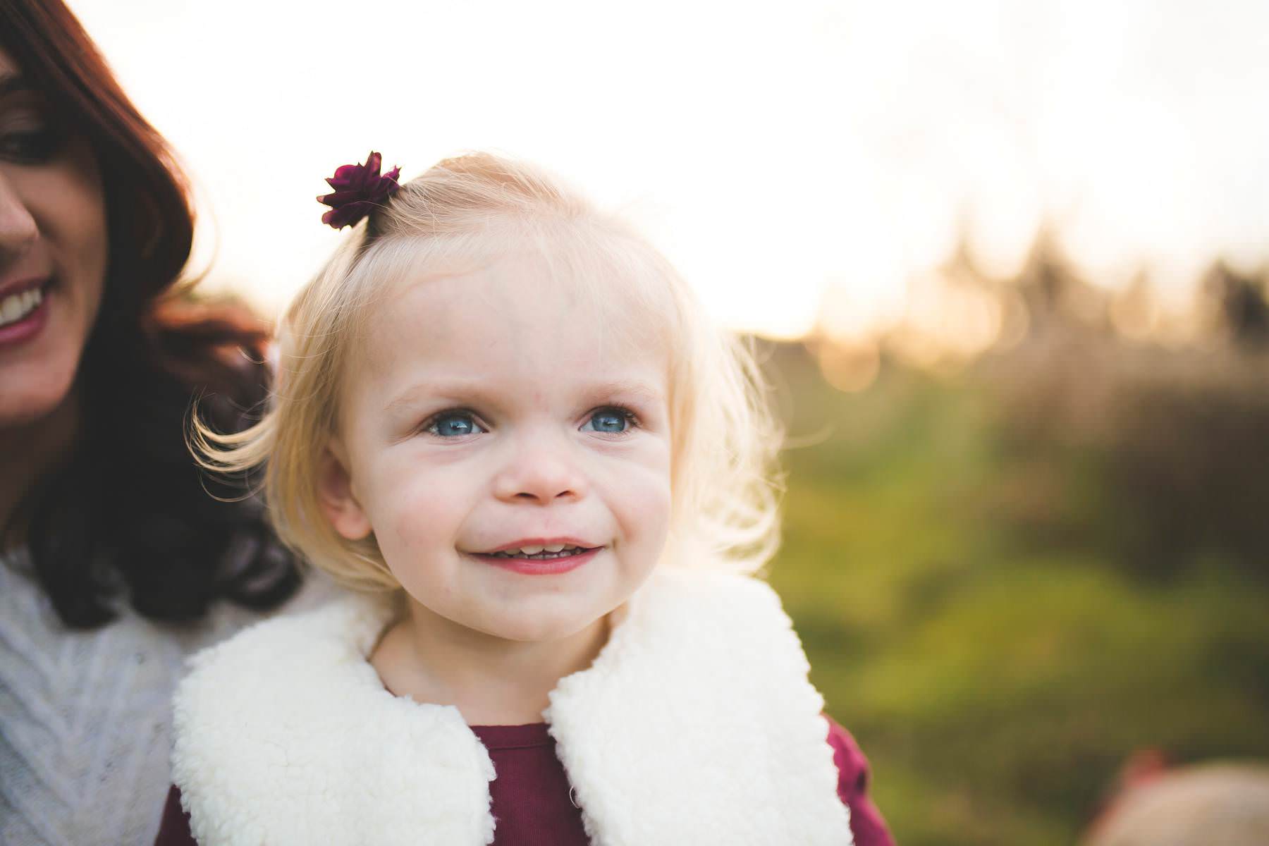 young family lifestyle portrait session fall in minnesota katie jeanne