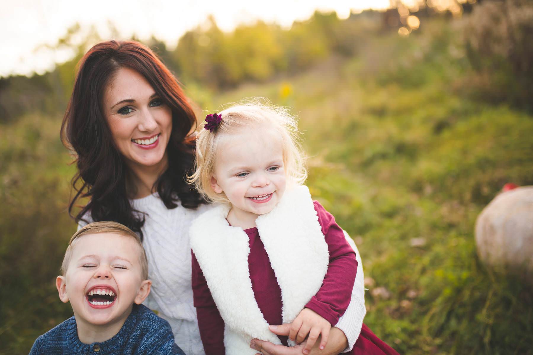 young family lifestyle portrait session fall in minnesota katie jeanne