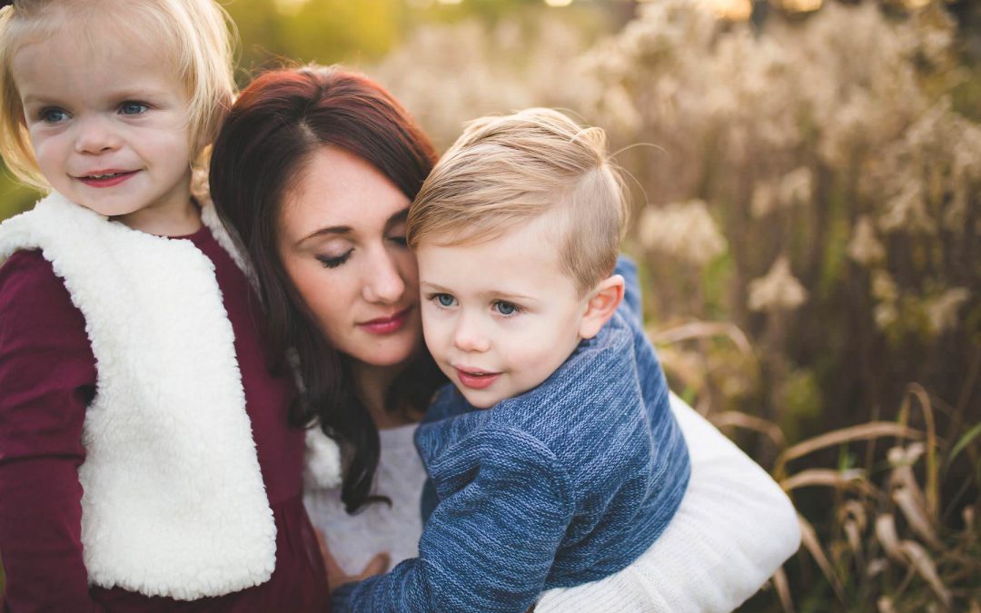 young family lifestyle portrait session fall in minnesota katie jeanne