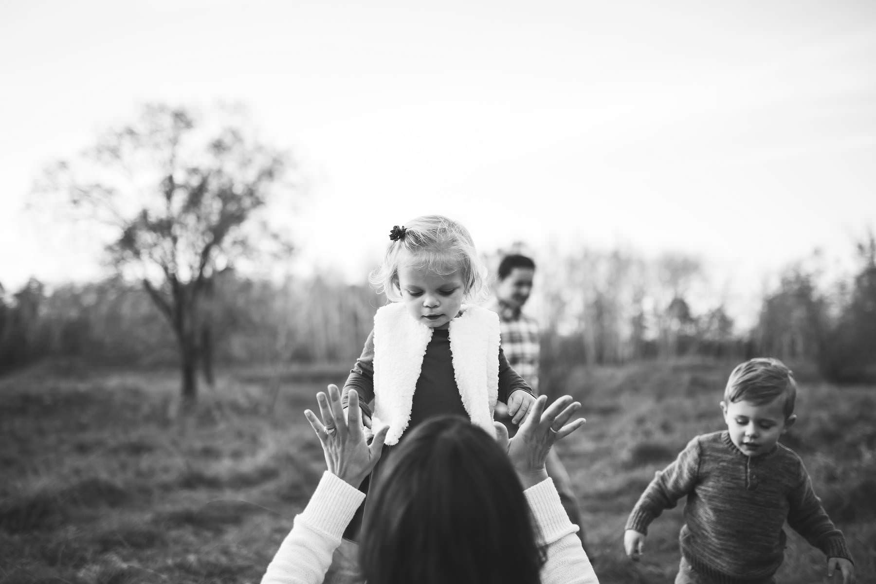 young family lifestyle portrait session fall in minnesota katie jeanne