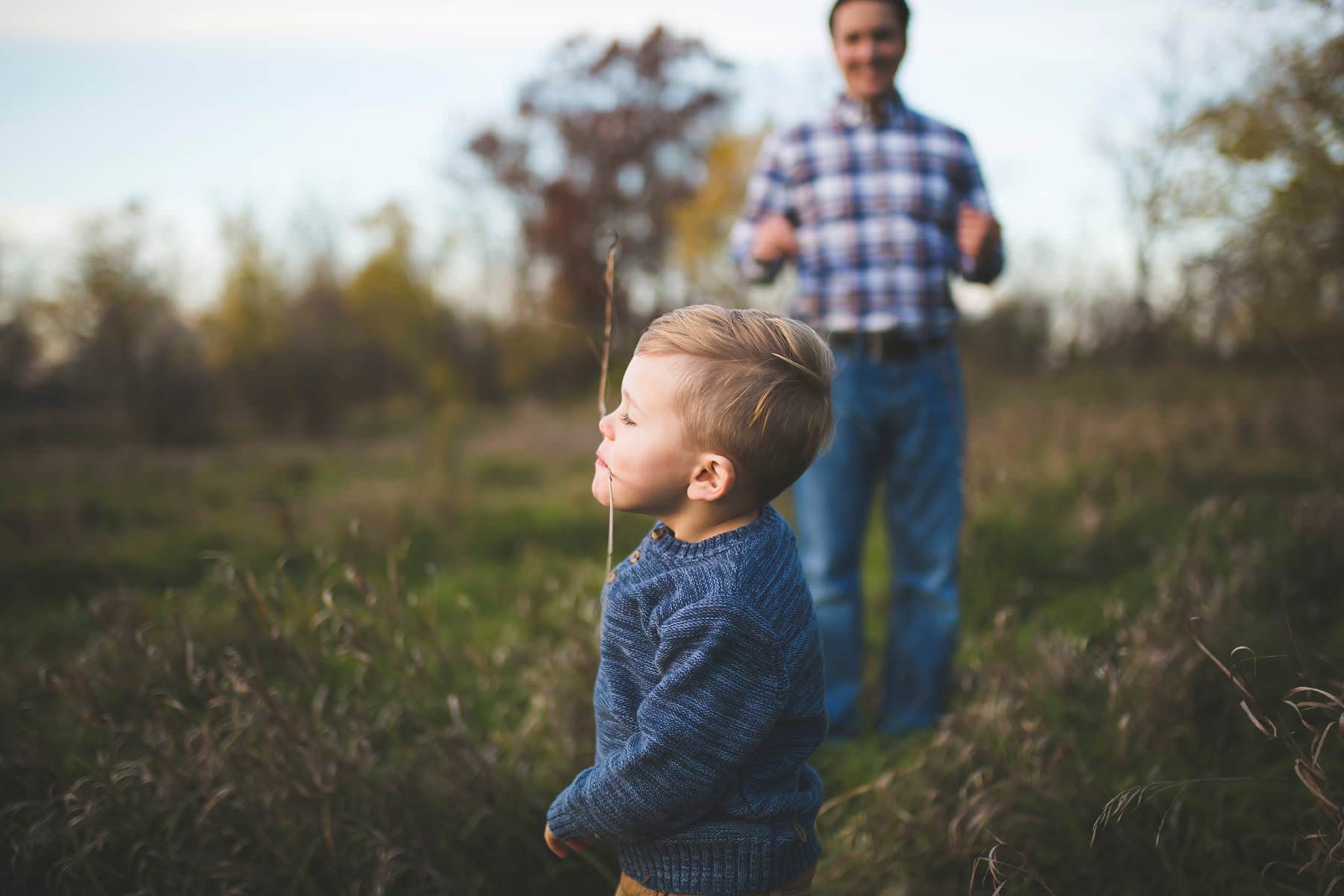 young family lifestyle portrait session fall in minnesota katie jeanne