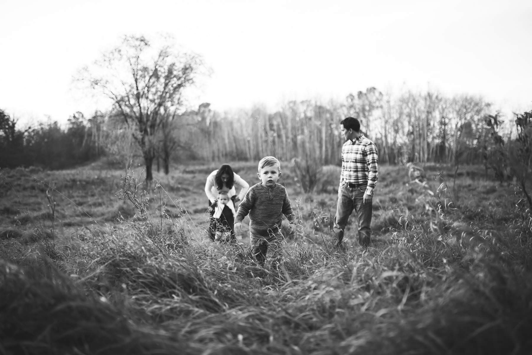 young family lifestyle portrait session fall in minnesota katie jeanne