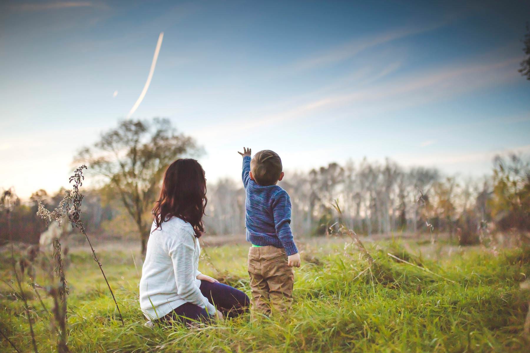 young family lifestyle portrait session fall in minnesota katie jeanne