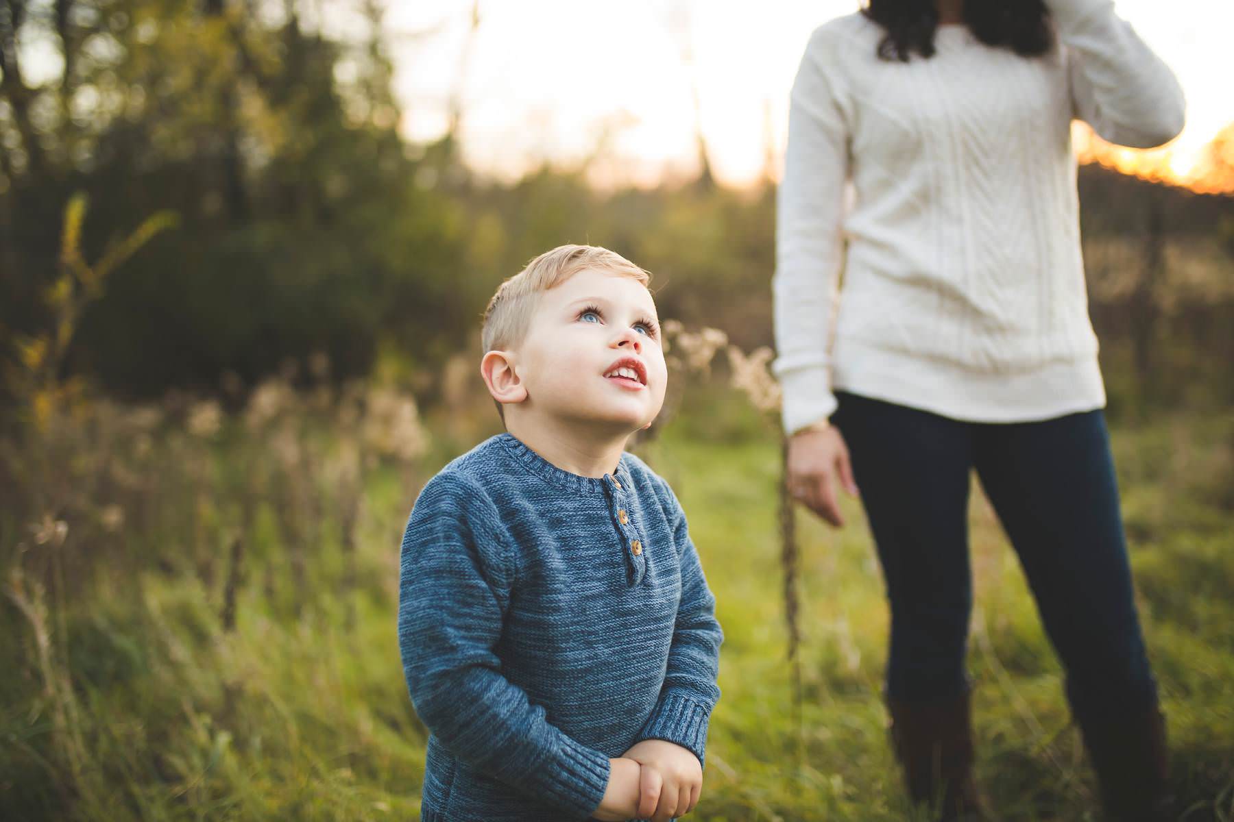 young family lifestyle portrait session fall in minnesota katie jeanne