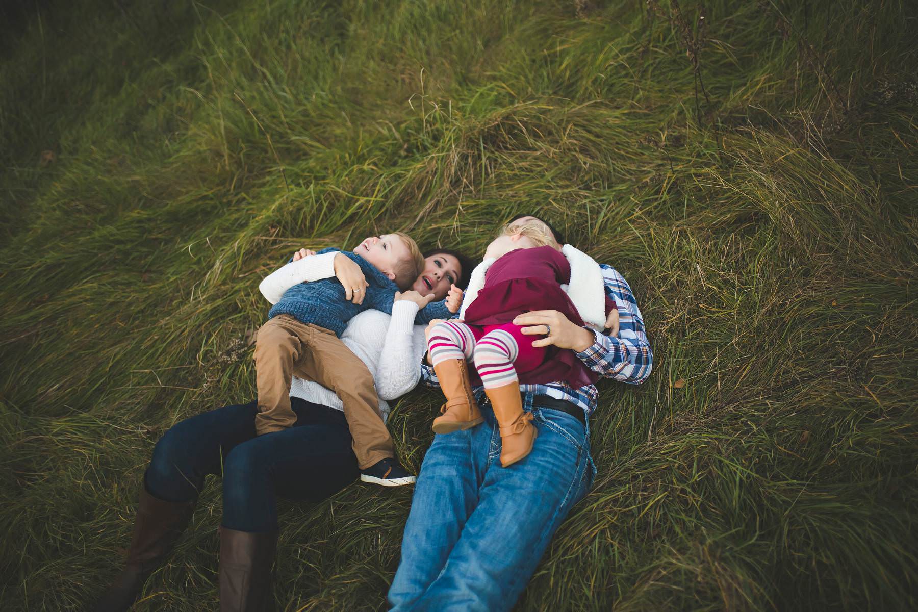 young family lifestyle portrait session fall in minnesota katie jeanne